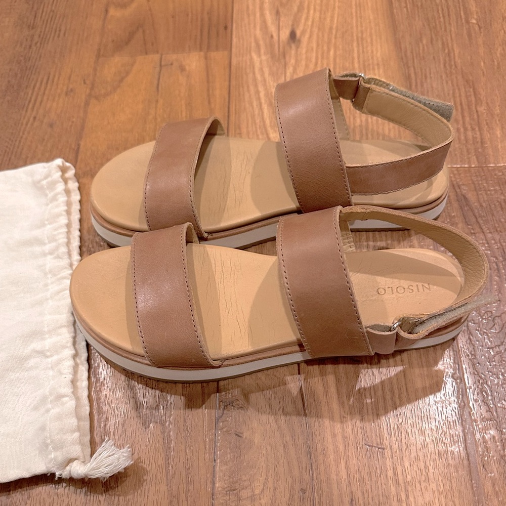 Nisolo Go-To Flatform Sandal